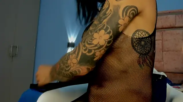 Snapshot of isabela-nix chatting on October 15, 2025, 7:33 pm isabela-nix online show from October 15, 2025, 7:33 pm