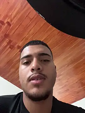 Snapshot of michel_g1 chatting on October 27, 2025, 9:49 pm michel g1 online show from October 27, 2025, 9:49 pm