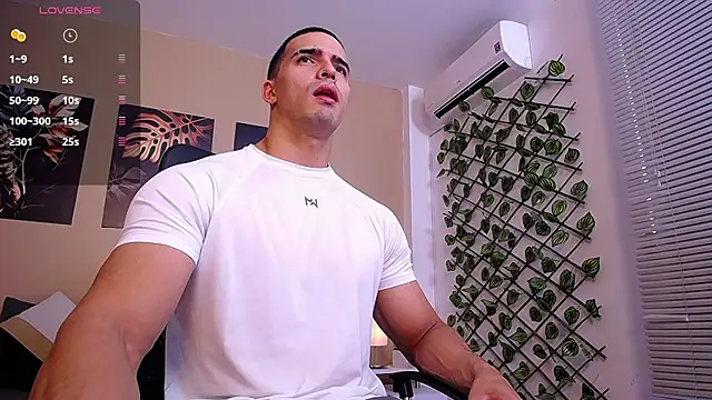 ChristopherBlack  online show from December 20, 2025, 1:14 pm