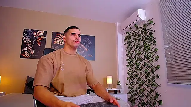 Snapshot of ChristopherBlack_ chatting on February 16, 2026, 1:10 pm ChristopherBlack online show from February 16, 2026, 1:10 pm