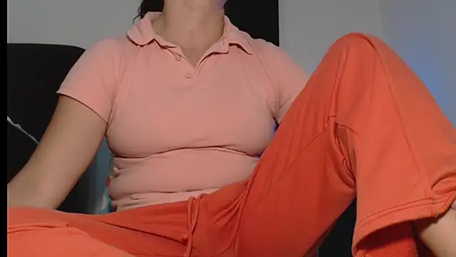 Snapshot of Milf_Valeria chatting on February 4, 2026, 7:09 pm Milf Valeria online show from February 4, 2026, 7:09 pm