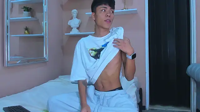 MaxiWildd online show from March 14, 2026, 1:06 pm