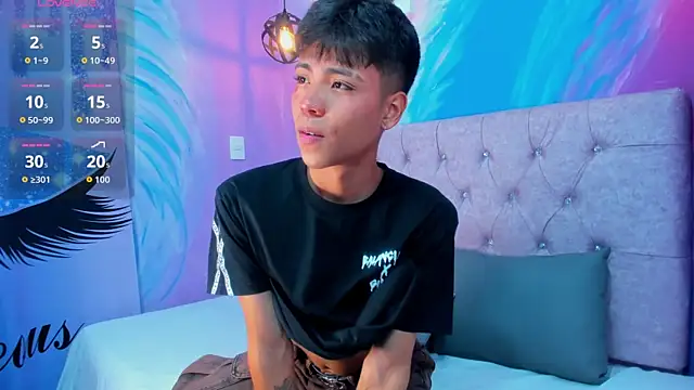 MaxiWildd online show from March 26, 2026, 1:09 pm