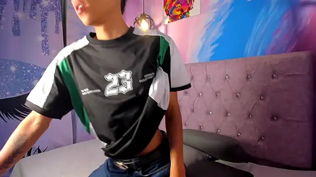 MaxiWildd online show from October 15, 2025, 12:57 pm