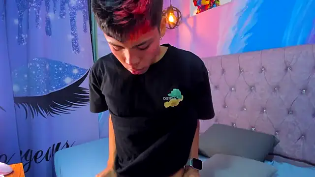 MaxiWildd online show from November 8, 2025, 1:03 pm