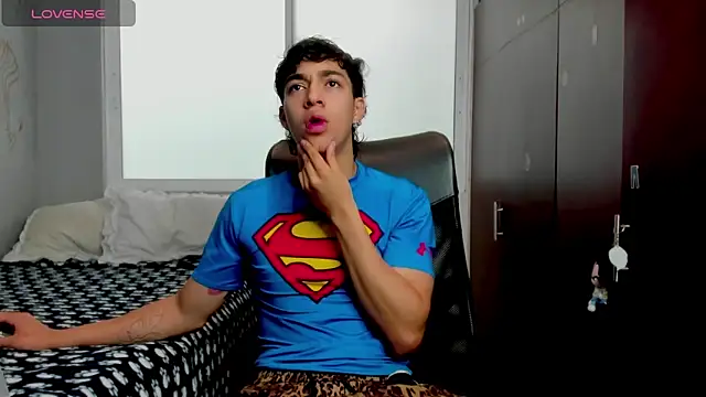 Noxx starkK online show from December 17, 2025, 6:02 pm