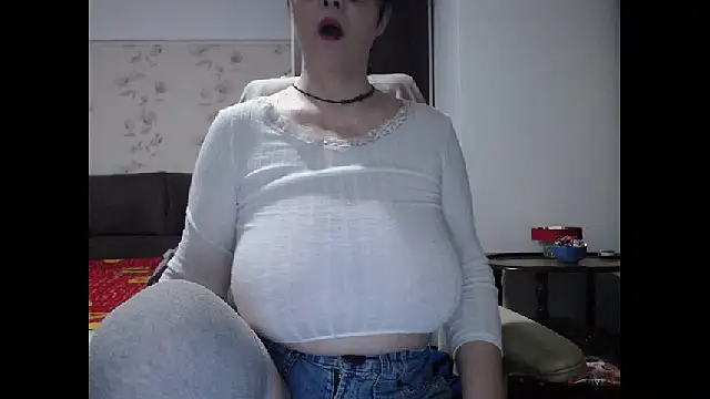 Snapshot of Mary_x chatting on February 24, 2026, 3:51 am Mary x online show from February 24, 2026, 3:51 am