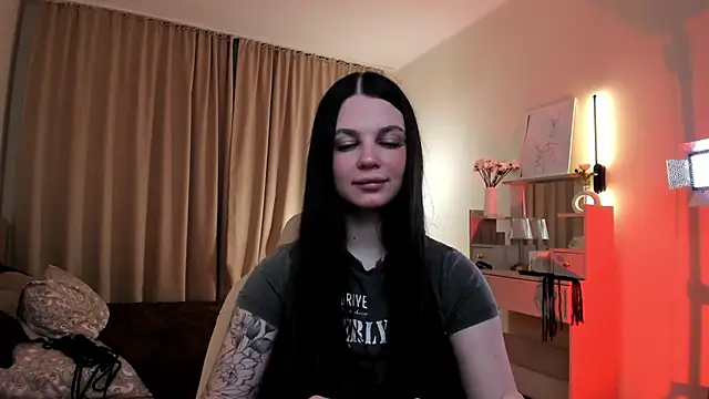 Michela Fruet online show from November 13, 2025, 1:09 am