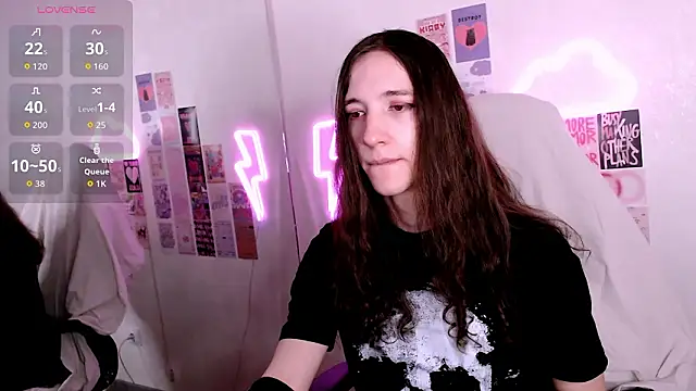 Snapshot of SilverMuse chatting on February 4, 2026, 11:55 pm SilverMuse online show from February 4, 2026, 11:55 pm