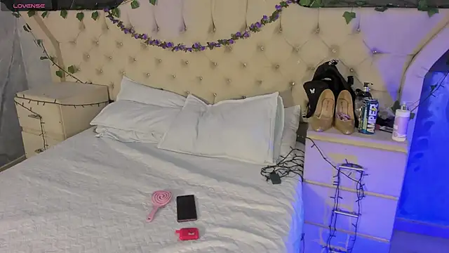 AmbarFoxx  online show from November 13, 2025, 6:39 am