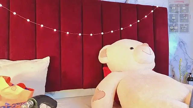 PrincePoppy online show from November 18, 2025, 9:18 pm