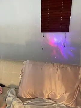 snow doll online show from October 10, 2025, 8:42 pm