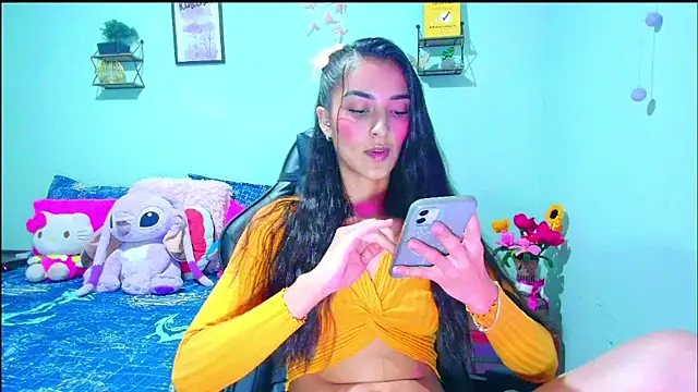 Snapshot of angelic_coral chatting on July 1, 2026, 4:35 am angelic coral online show from July 1, 2026, 4:35 am