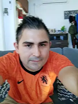 Bradd 32 online show from February 16, 2026, 5:44 pm