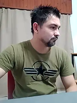Bradd 32 online show from July 15, 2026, 11:28 am