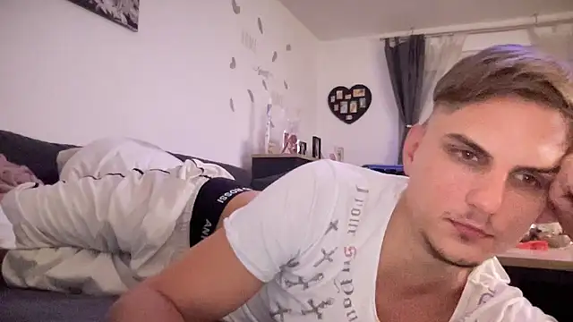 Sweetbooy90 online show from October 3, 2025, 9:27 pm