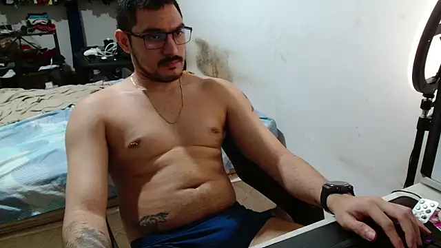 Leonino231 online show from April 17, 2026, 9:39 pm