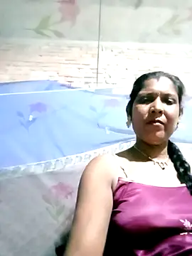 Snapshot of Savita992 chatting on June 21, 2026, 3:07 pm Savita992 online show from June 21, 2026, 3:07 pm