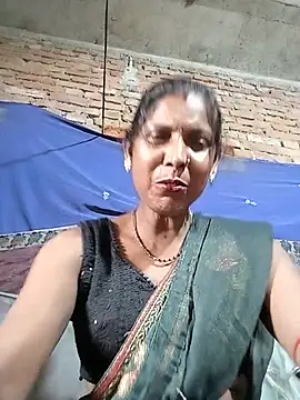 Snapshot of Savita992 chatting on July 3, 2026, 10:44 am Savita992 online show from July 3, 2026, 10:44 am