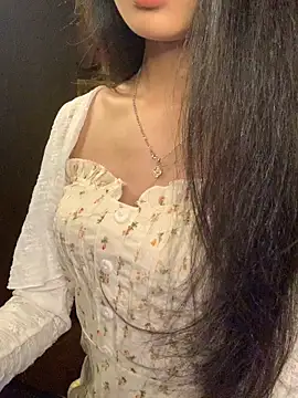 Nhinhi18 online show from April 6, 2026, 3:46 pm