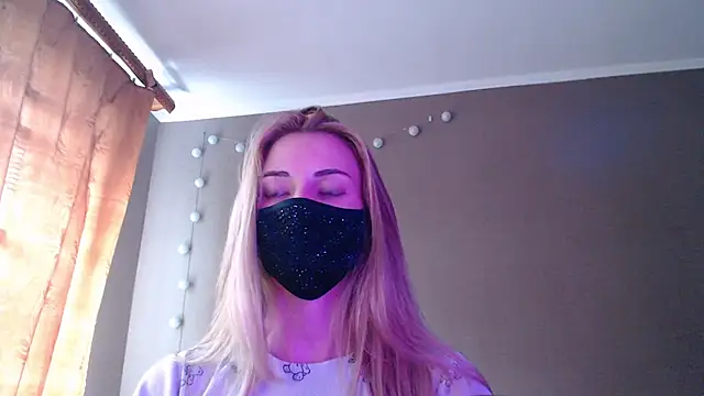 Snapshot of Iris_lave chatting on September 25, 2025, 2:01 pm Iris lave online show from September 25, 2025, 2:01 pm