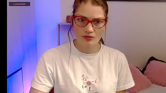 Snapshot of Camila-ventura chatting on June 15, 2026, 1:11 pm Camila-ventura online show from June 15, 2026, 1:11 pm
