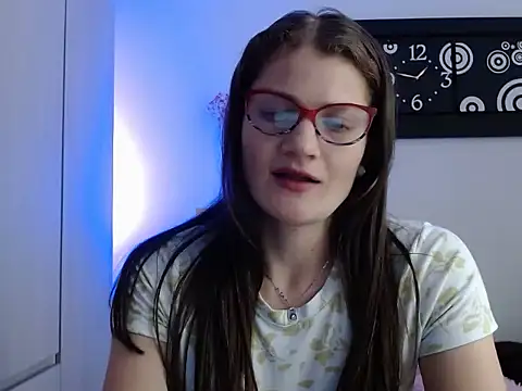 Camila-ventura online show from September 30, 2025, 6:47 pm