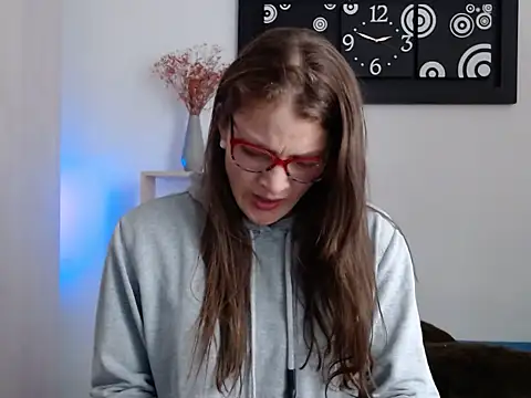 Camila-ventura online show from October 2, 2025, 7:50 pm