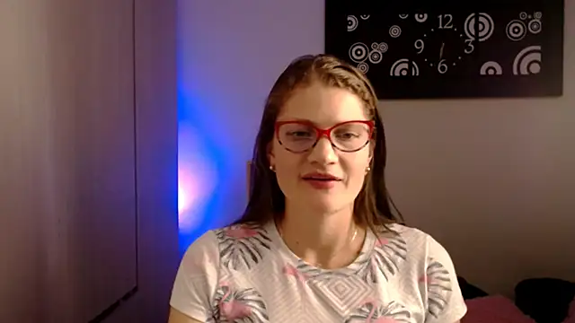 Camila-ventura online show from April 9, 2026, 12:01 am
