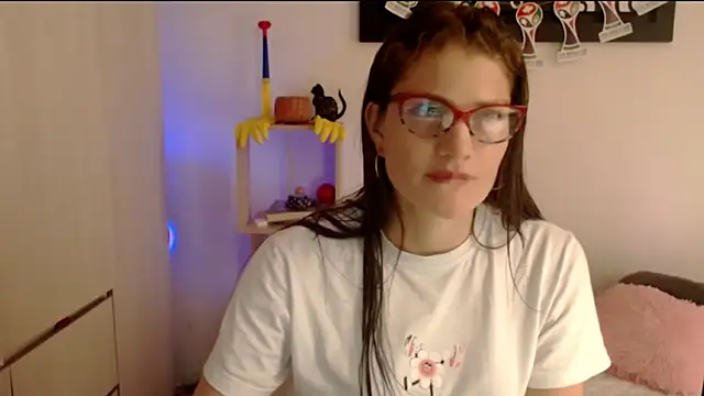 Camila-ventura online show from June 26, 2026, 2:01 pm