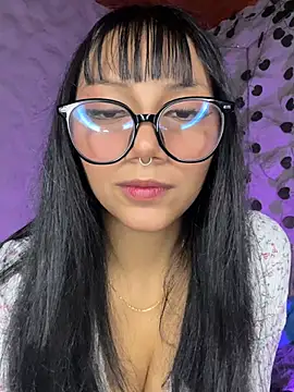 Maddy w online show from April 1, 2026, 3:41 am