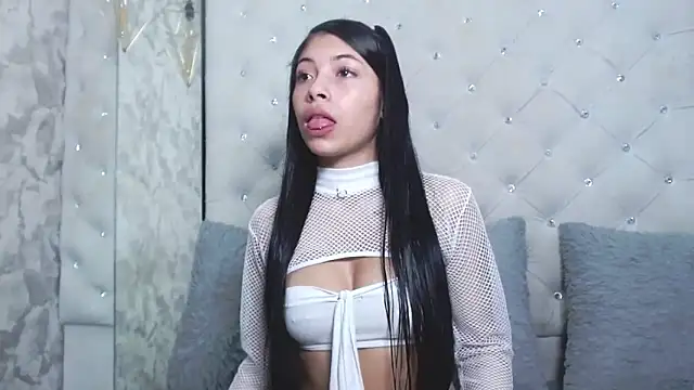 NataliePetite3x online show from November 13, 2025, 11:58 am