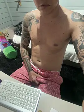 Snapshot of AnimistEquity chatting on October 27, 2025, 7:59 pm AnimistEquity online show from October 27, 2025, 7:59 pm