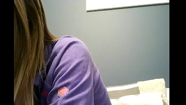 Ginger-bb online show from December 3, 2025, 7:41 am