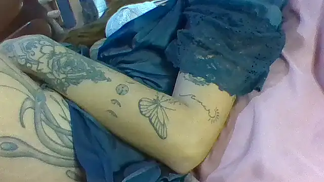 offnyxmoon online show from September 18, 2025, 2:42 pm