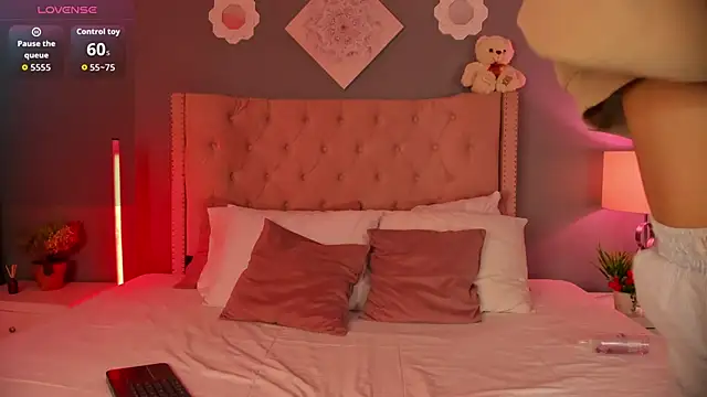 Joe And Emma online show from November 22, 2025, 4:44 am