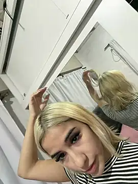 Babylovetiernax online show from April 9, 2026, 10:05 pm