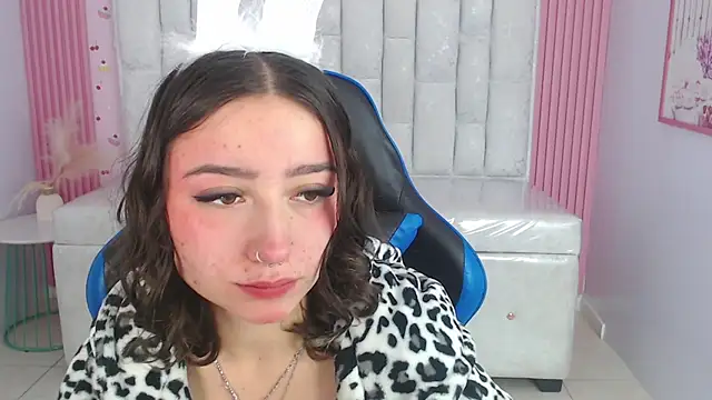 venuss09 s online show from January 6, 2026, 1:26 pm