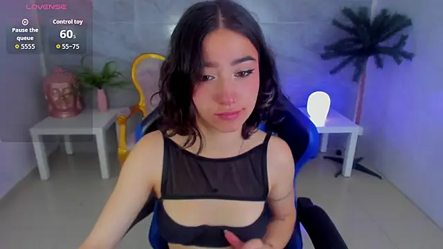 venuss09 s online show from November 13, 2025, 2:54 pm