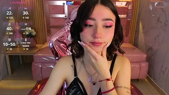 venuss09 s online show from November 19, 2025, 1:55 pm