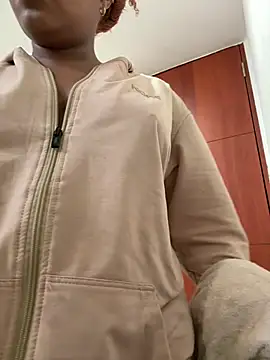 Snapshot of chocolatito-ho chatting on May 3, 2026, 4:21 pm chocolatito-ho online show from May 3, 2026, 4:21 pm