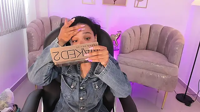 Ayshel cooperr online show from October 12, 2025, 4:08 pm