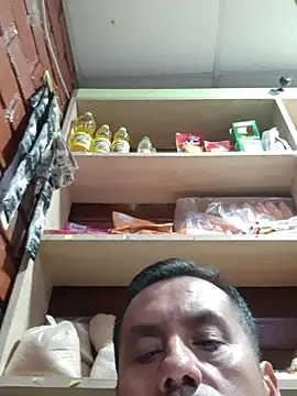 joanluperu online show from February 15, 2026, 5:41 am