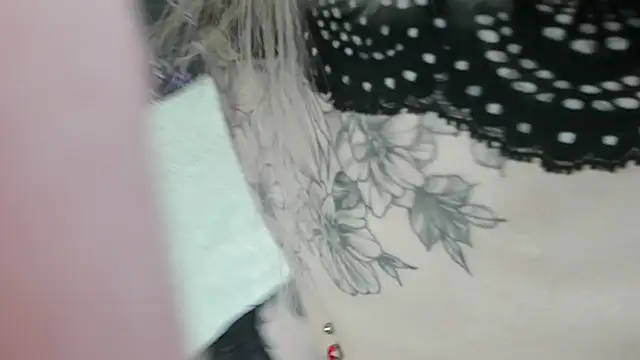 yourkriss new1 online show from February 20, 2026, 7:27 pm