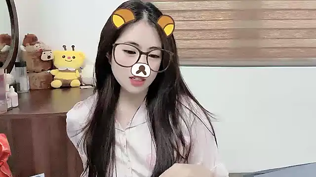 Snapshot of Amelia-babee chatting on November 2, 2025, 6:29 am Amelia-babee online show from November 2, 2025, 6:29 am