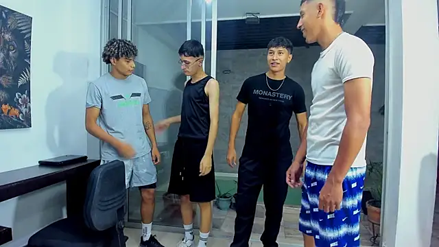 Snapshot of Crazymen_hot chatting on September 20, 2025, 2:05 am Crazymen hot online show from September 20, 2025, 2:05 am