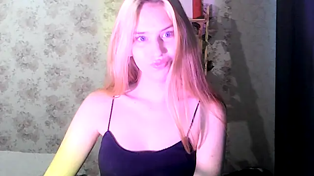 Snapshot of ClaireLaSweet chatting on September 28, 2025, 11:23 pm ClaireLaSweet online show from September 28, 2025, 11:23 pm