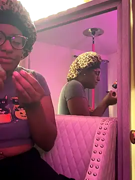 Tu GataLinda online show from September 16, 2025, 5:58 pm