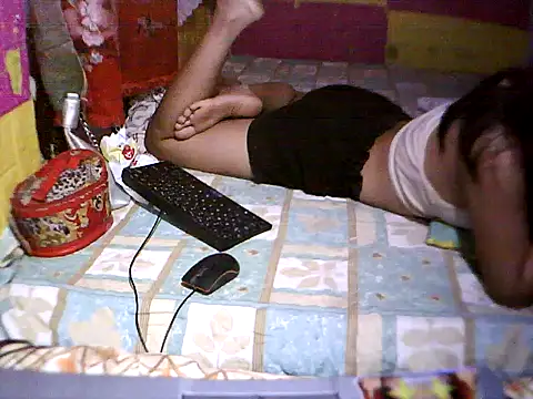 JuicyPussy4u online show from October 15, 2025, 1:04 am