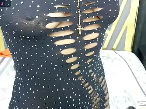 valeriavasquez online show from October 18, 2025, 9:50 pm